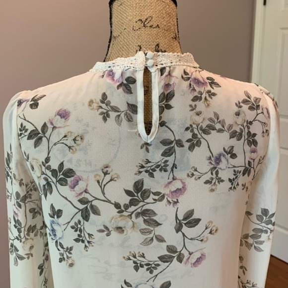 Lauren Conrad Runway Cream Floral Blouse Top Woman's Small S High Neck Feminine - Picture 7 of 13